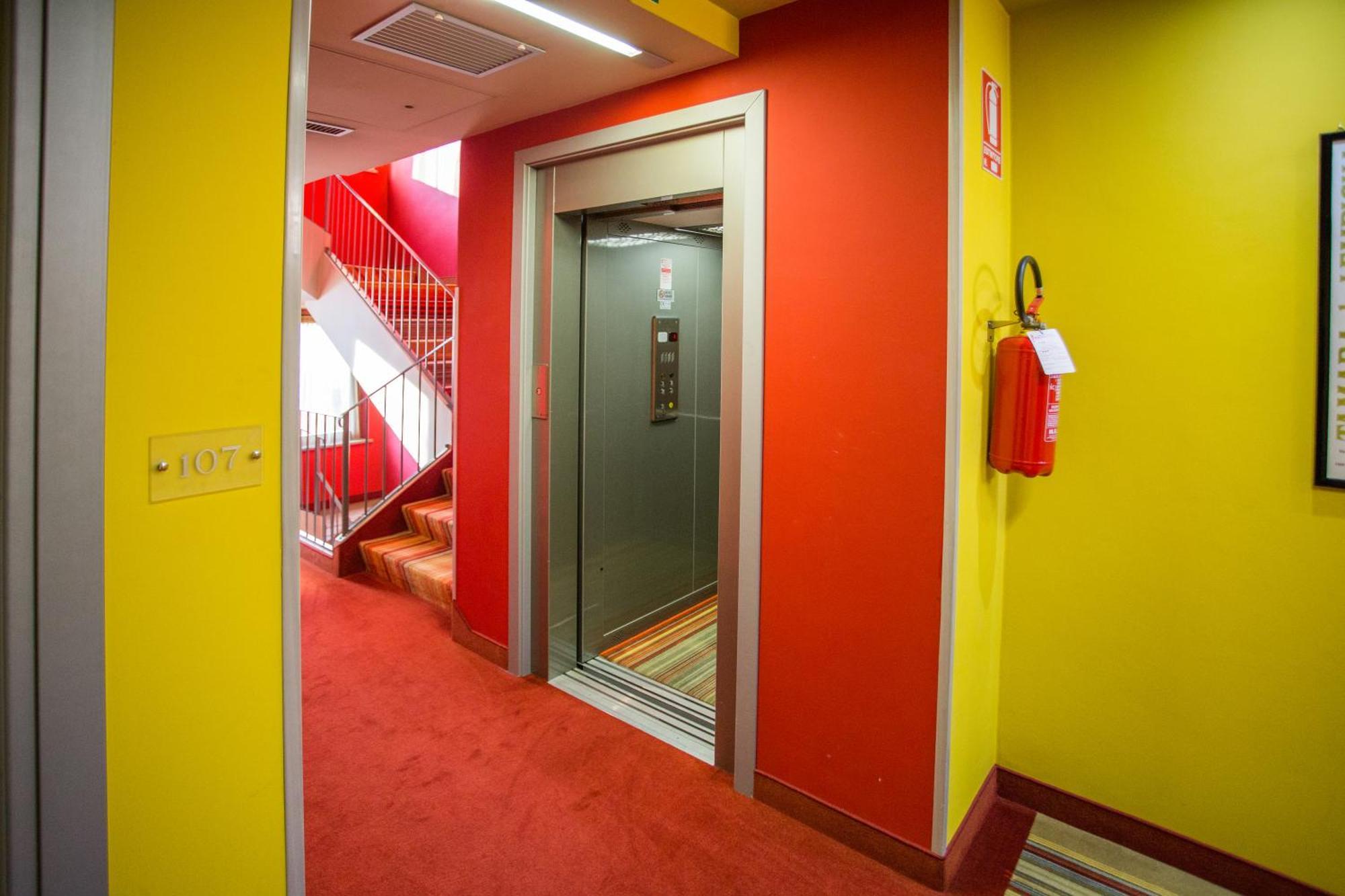Hotel Fortyfive Кивасо Екстериор снимка