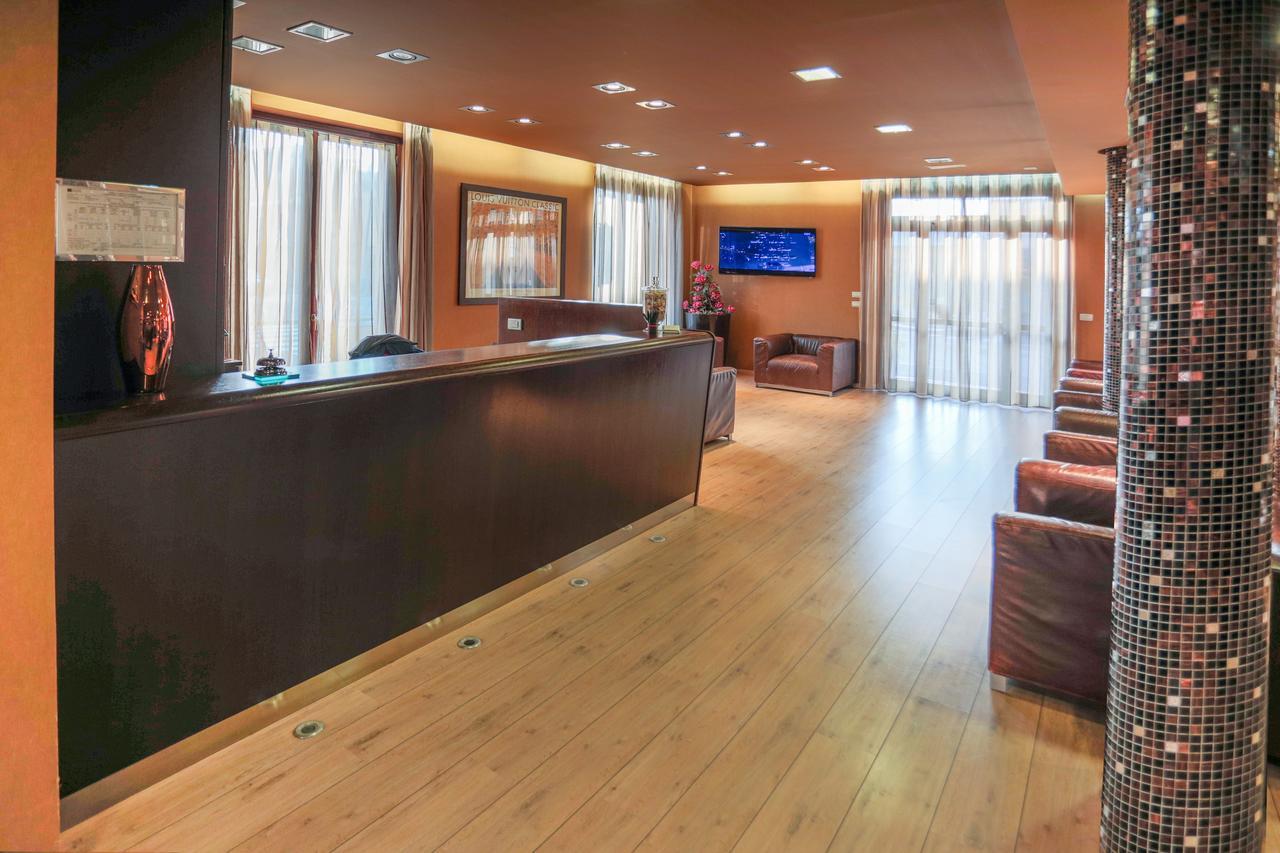 Hotel Fortyfive Кивасо Екстериор снимка