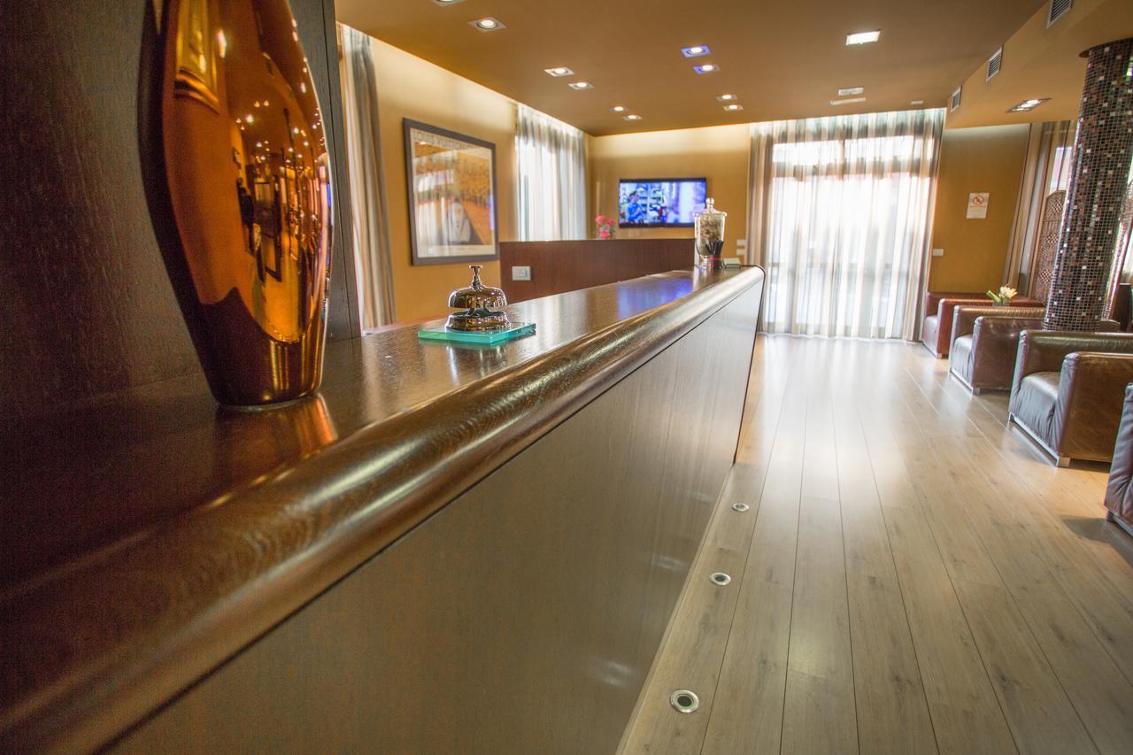 Hotel Fortyfive Кивасо Екстериор снимка