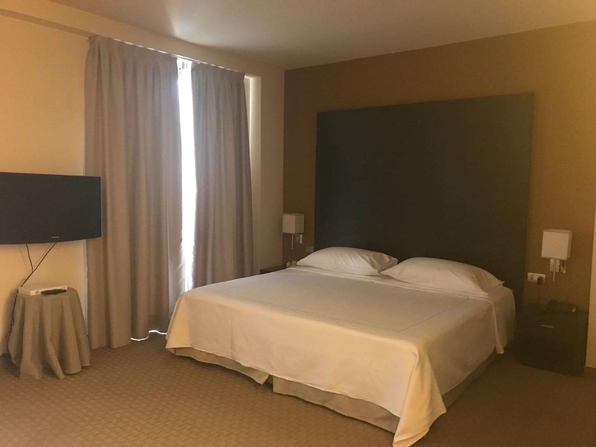 Hotel Fortyfive Кивасо Екстериор снимка