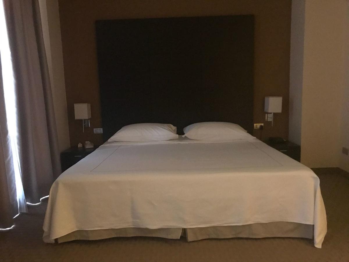 Hotel Fortyfive Кивасо Екстериор снимка