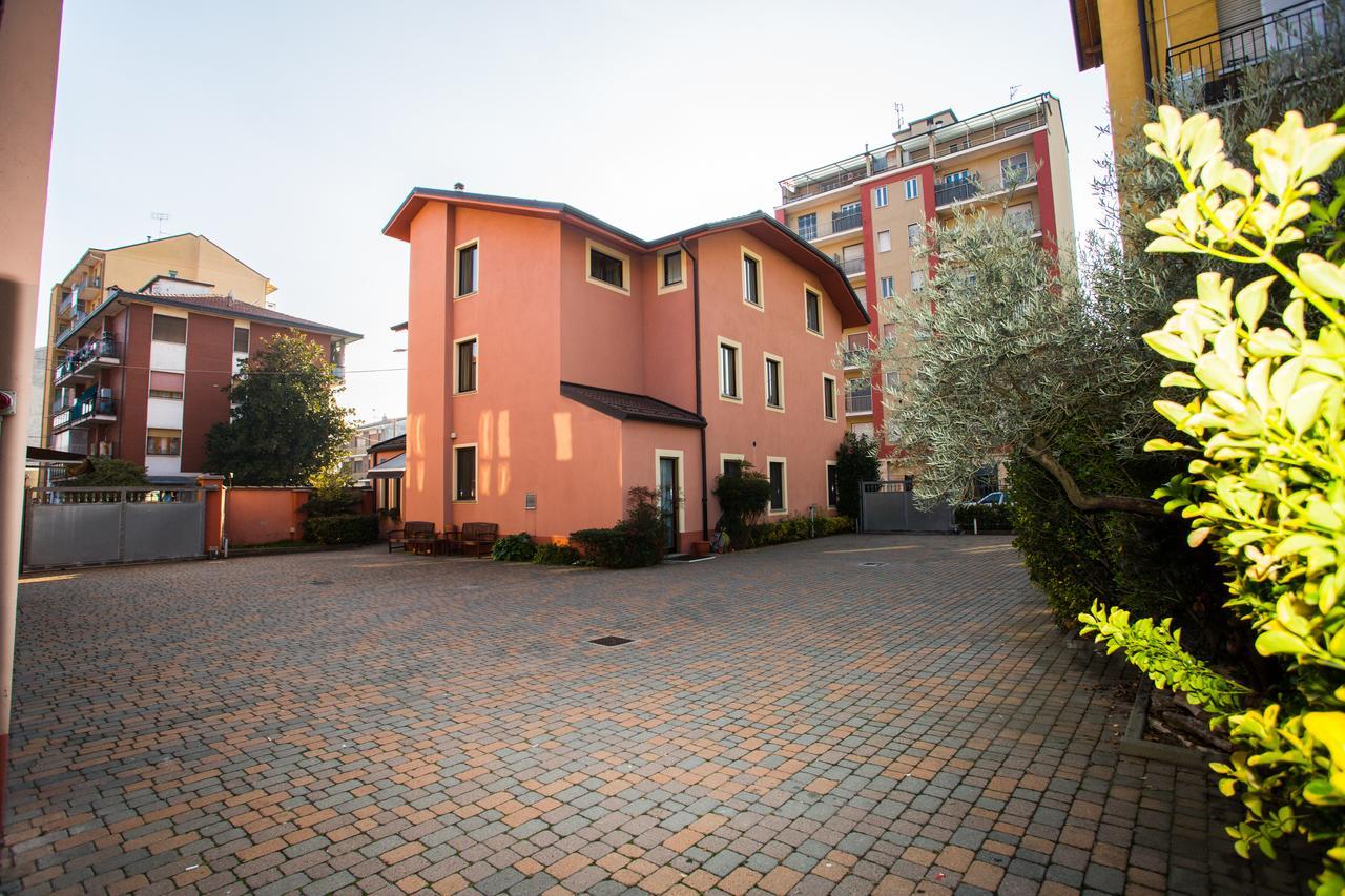 Hotel Fortyfive Кивасо Екстериор снимка
