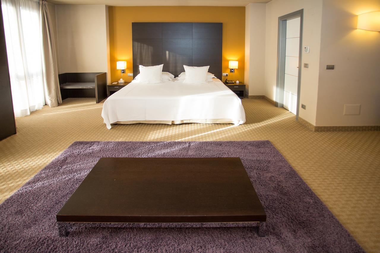 Hotel Fortyfive Кивасо Екстериор снимка