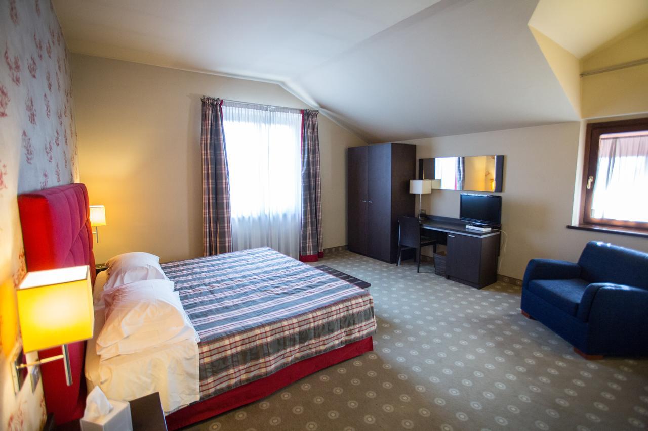 Hotel Fortyfive Кивасо Екстериор снимка