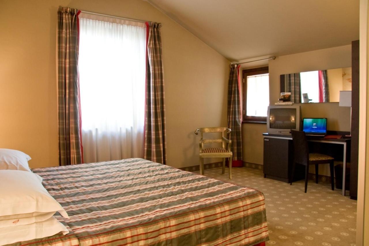 Hotel Fortyfive Кивасо Екстериор снимка